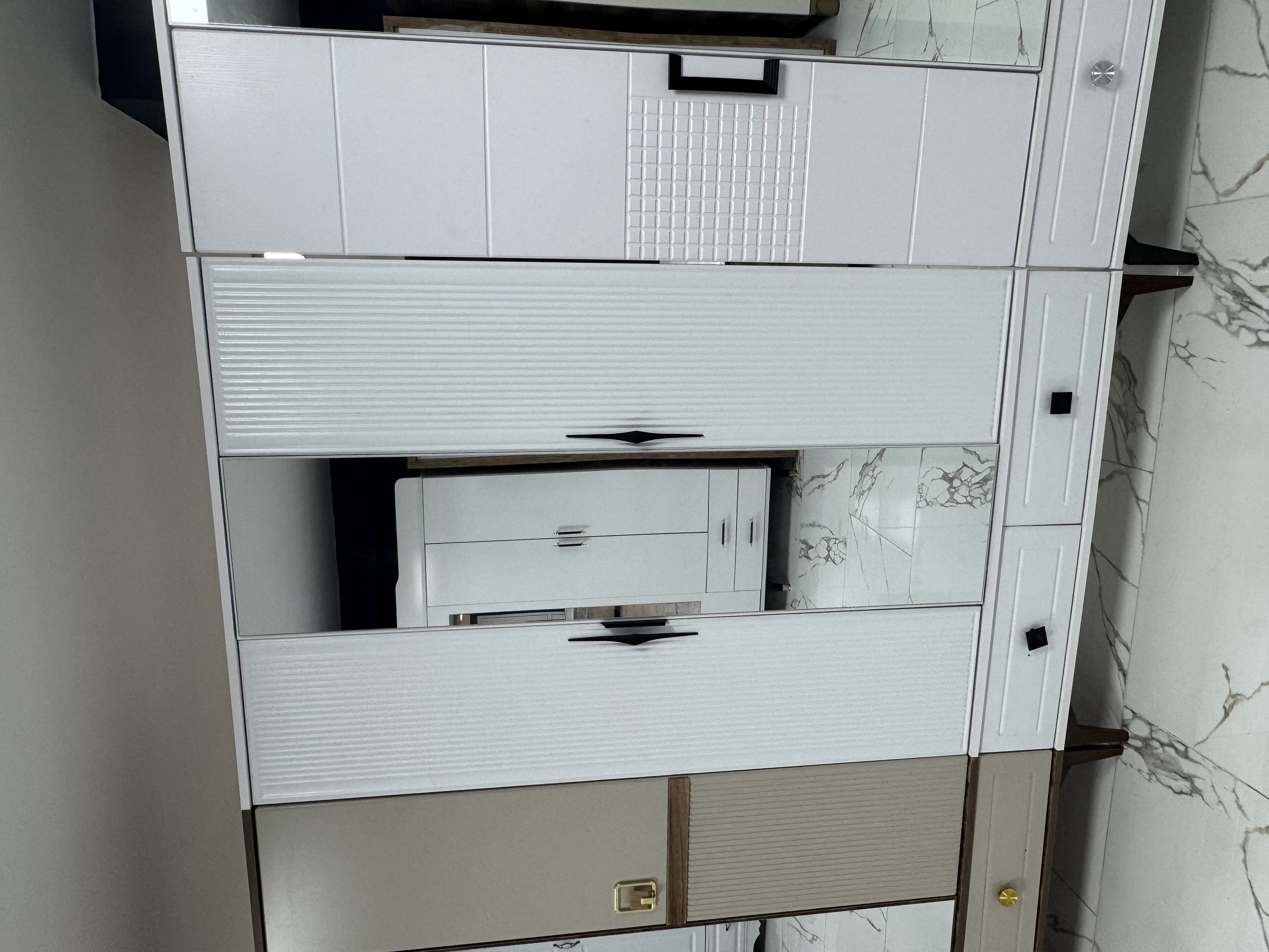 4 KAPAKLI MDF GARDROPLAR - KAMPANYALI TEŞHİR ÜRÜNLERİ