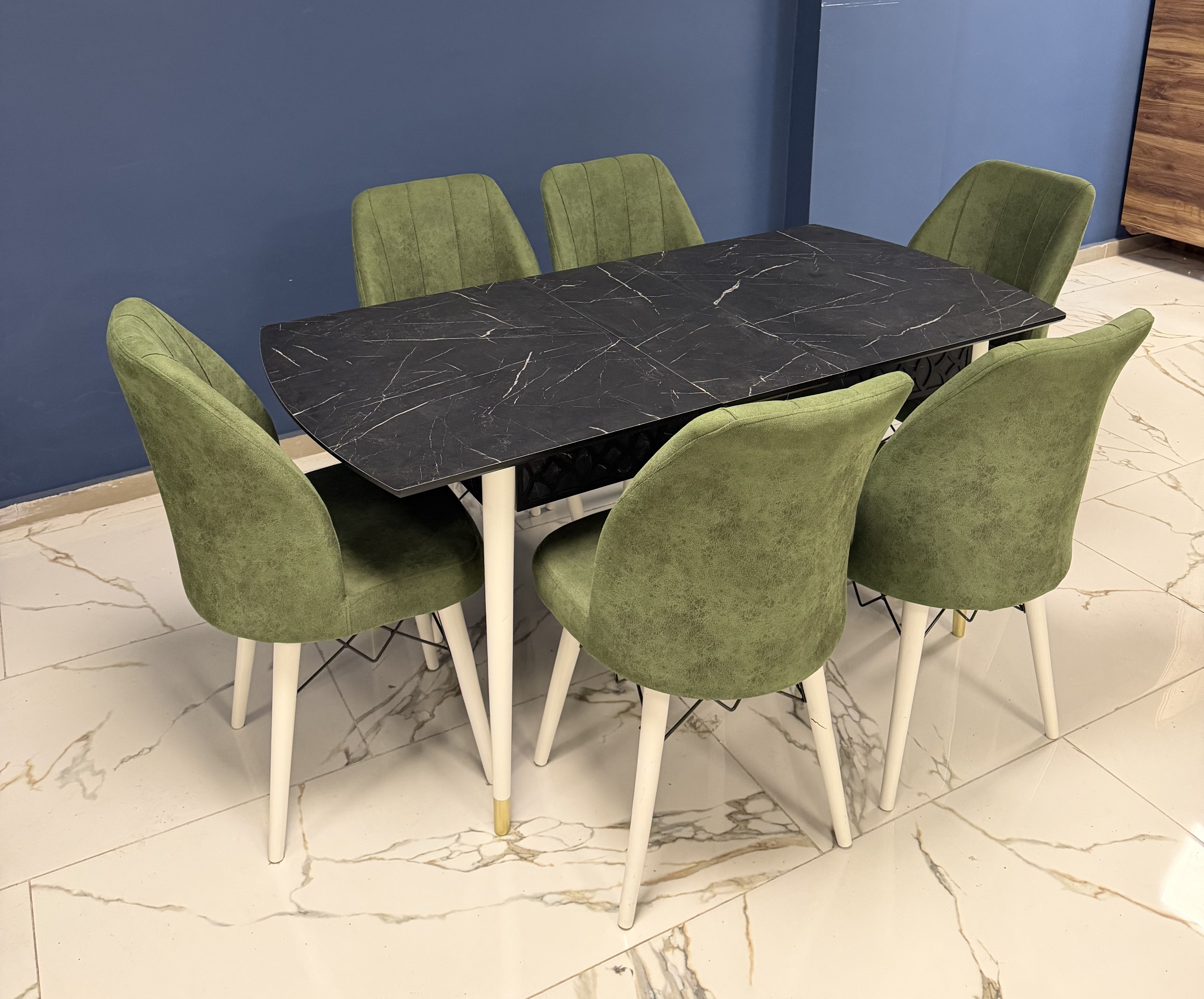 LOFT YEMEK MASASI TAKIMI