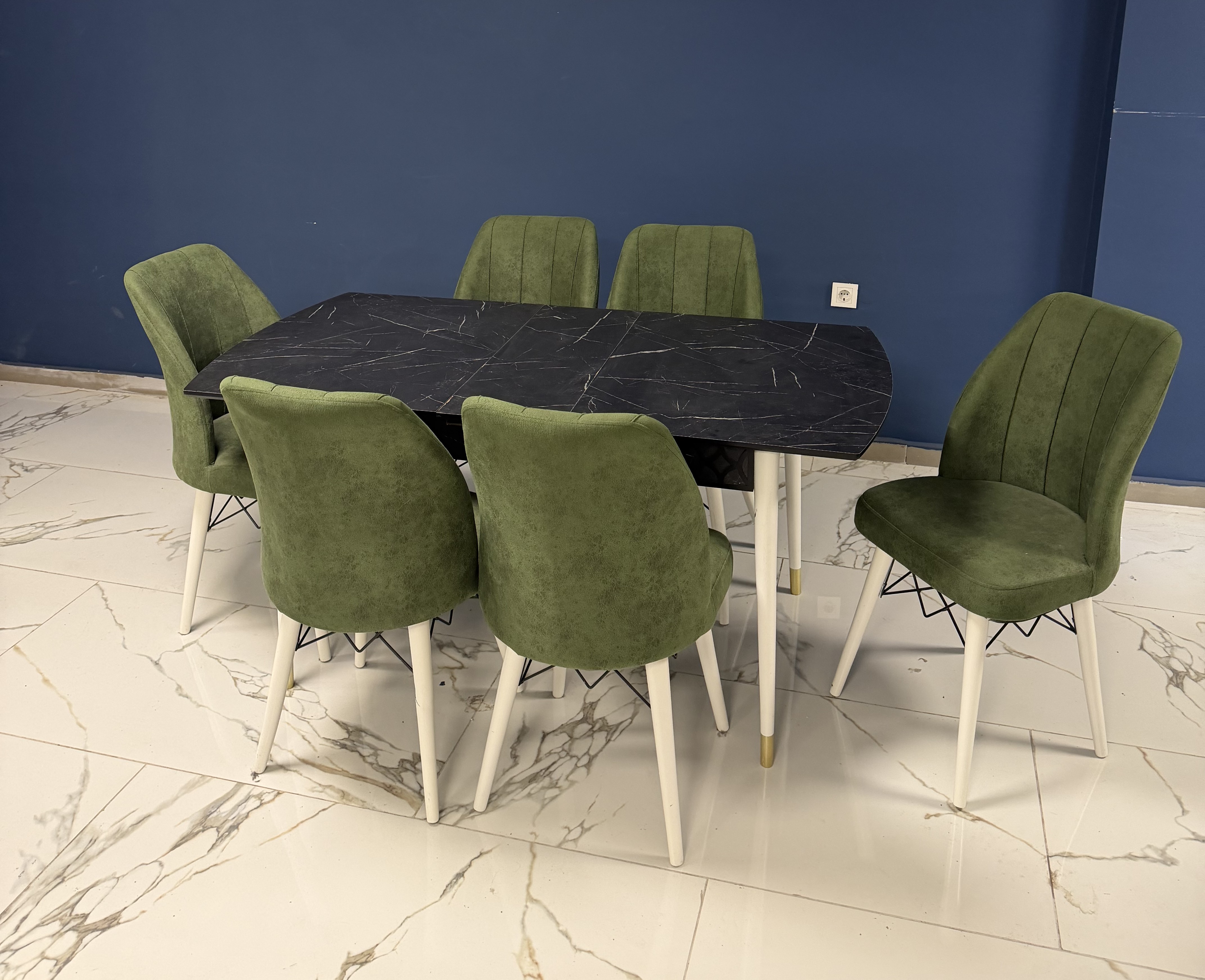 LOFT YEMEK MASASI TAKIMI