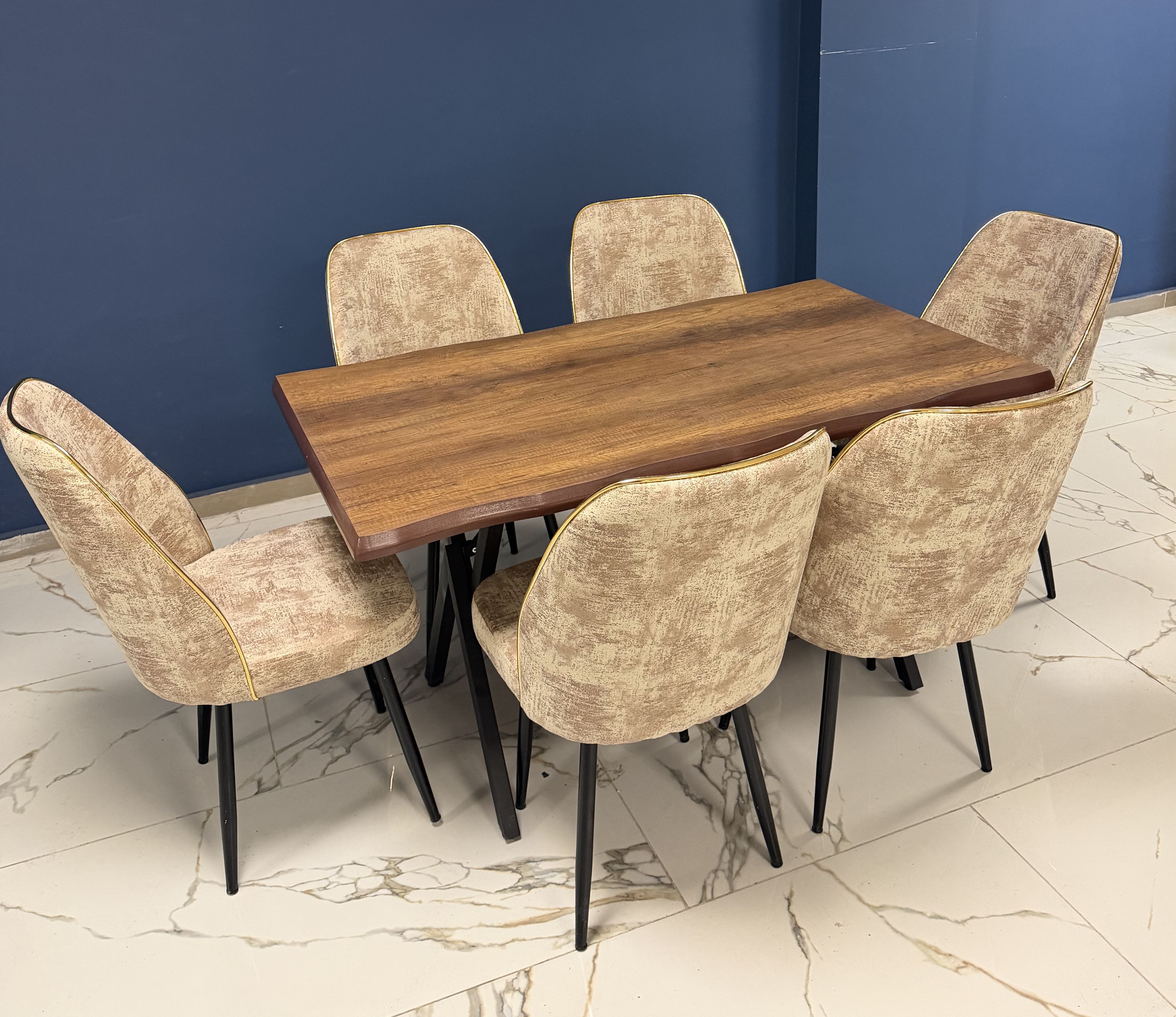 LORA MDF YEMEK MASASI TAKIMI